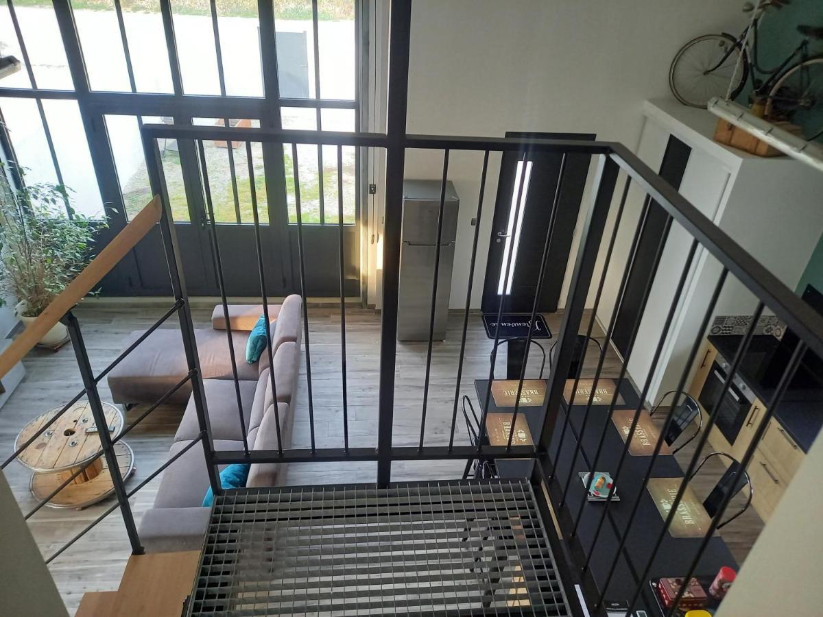Cosy-Loft Industriel , Jacuzzi , Wifi , 6 Personnes Max Villa Aigues-Vives  ภายนอก รูปภาพ